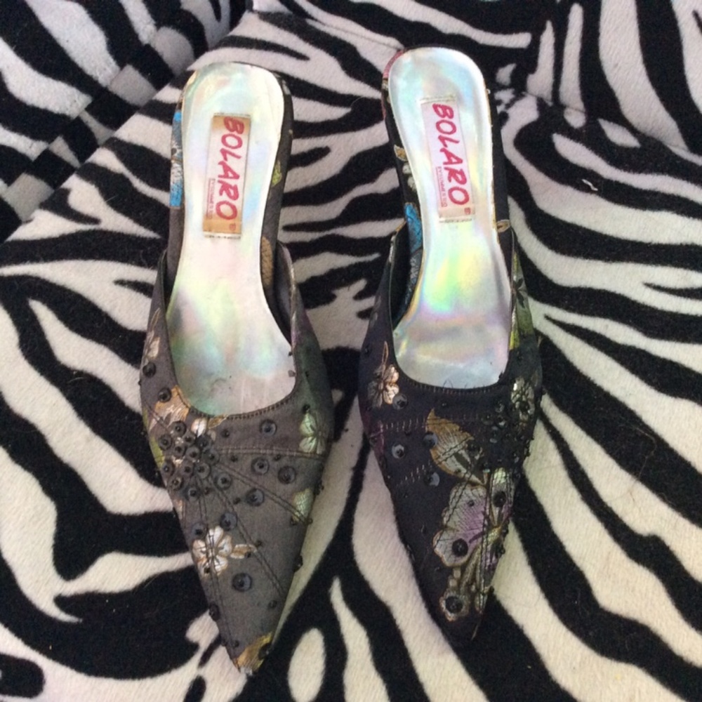 Bolaro Floral Heels size 6.5 With cool undertones